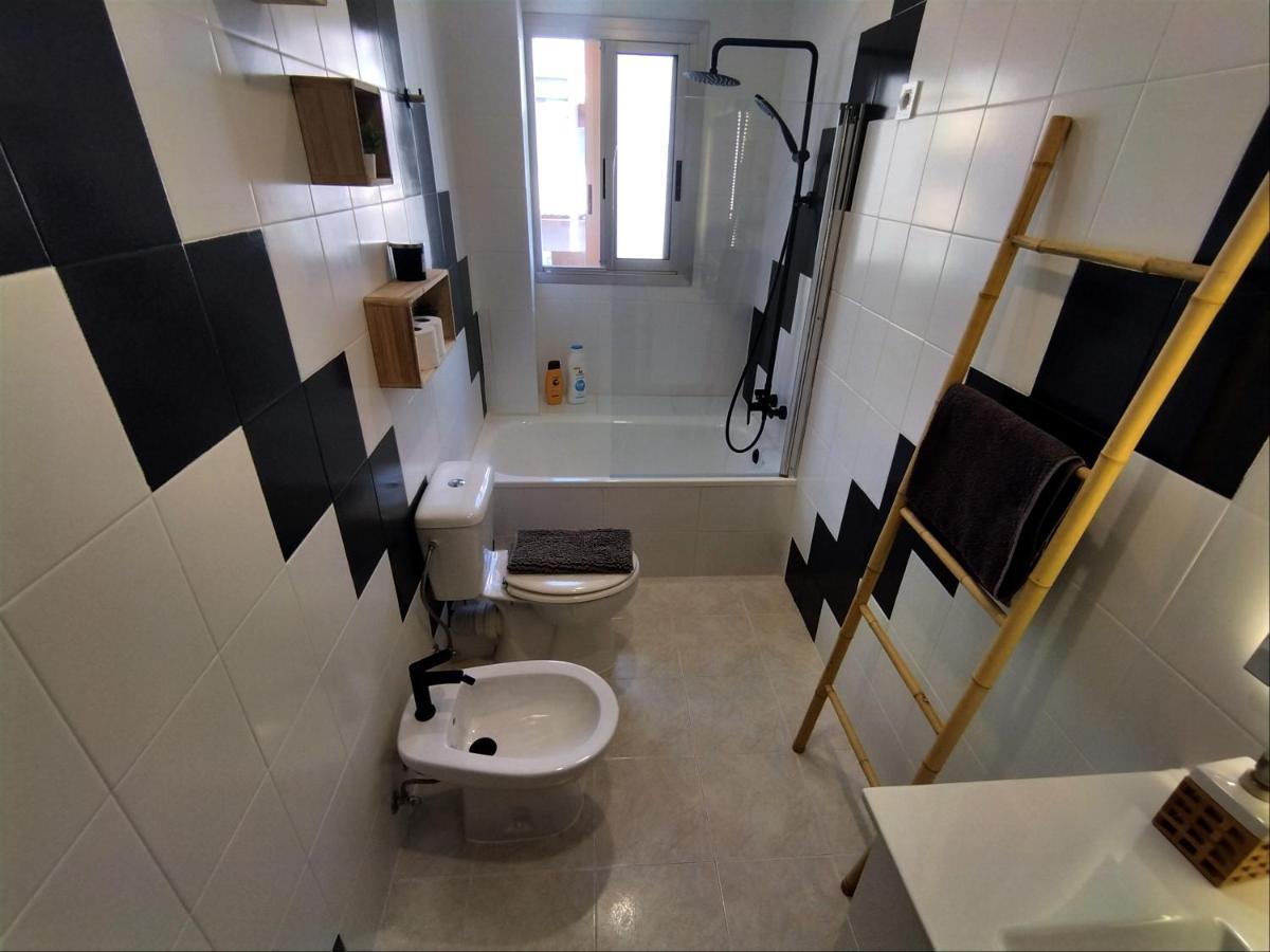 Guesthouse Shared With Host Alicante Luaran gambar