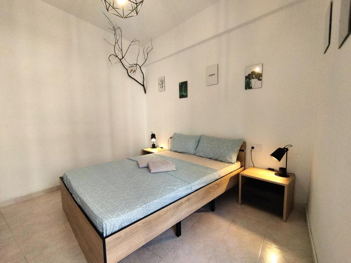 Guesthouse Shared With Host Alicante Luaran gambar