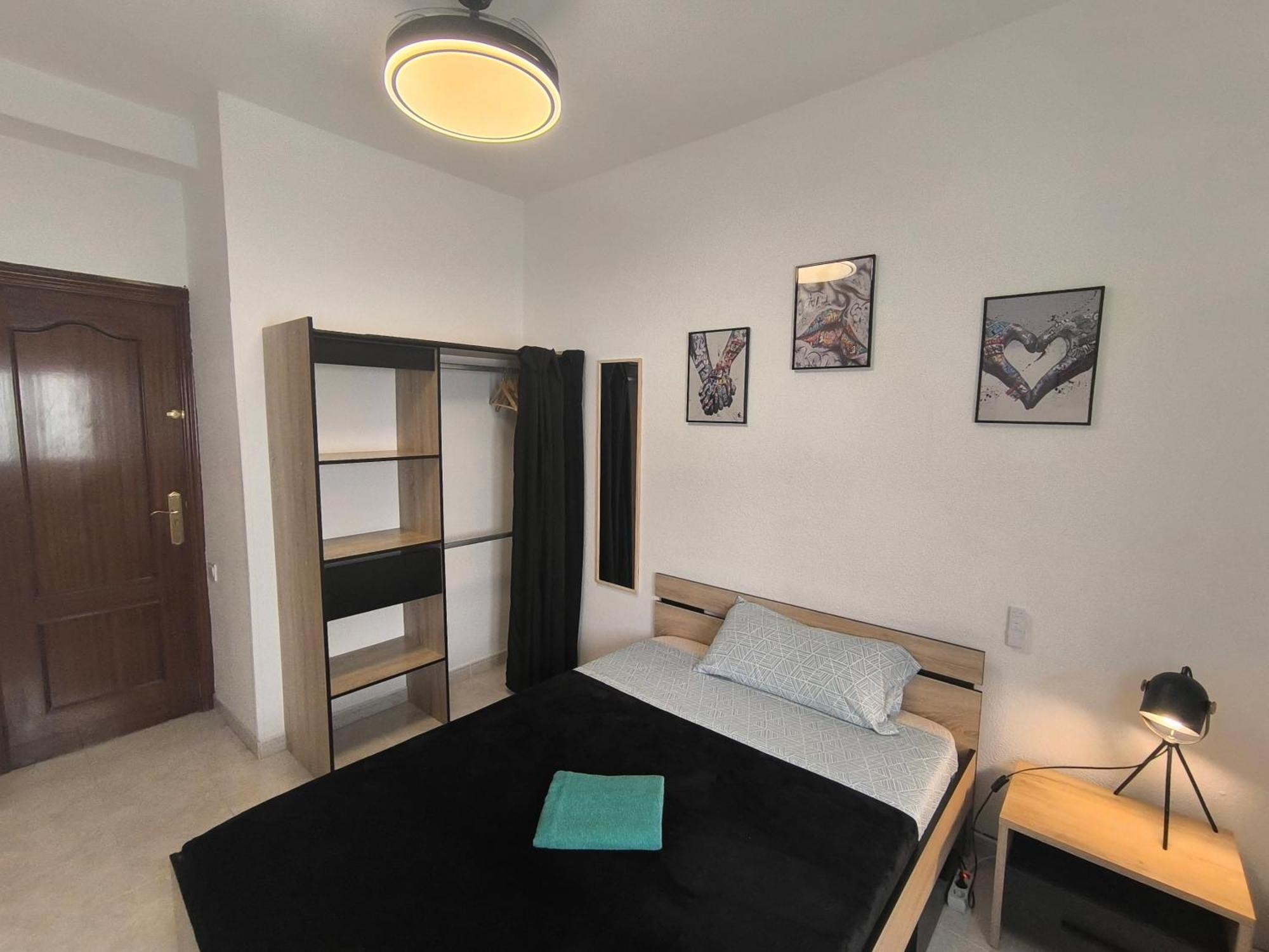Guesthouse Shared With Host Alicante Luaran gambar